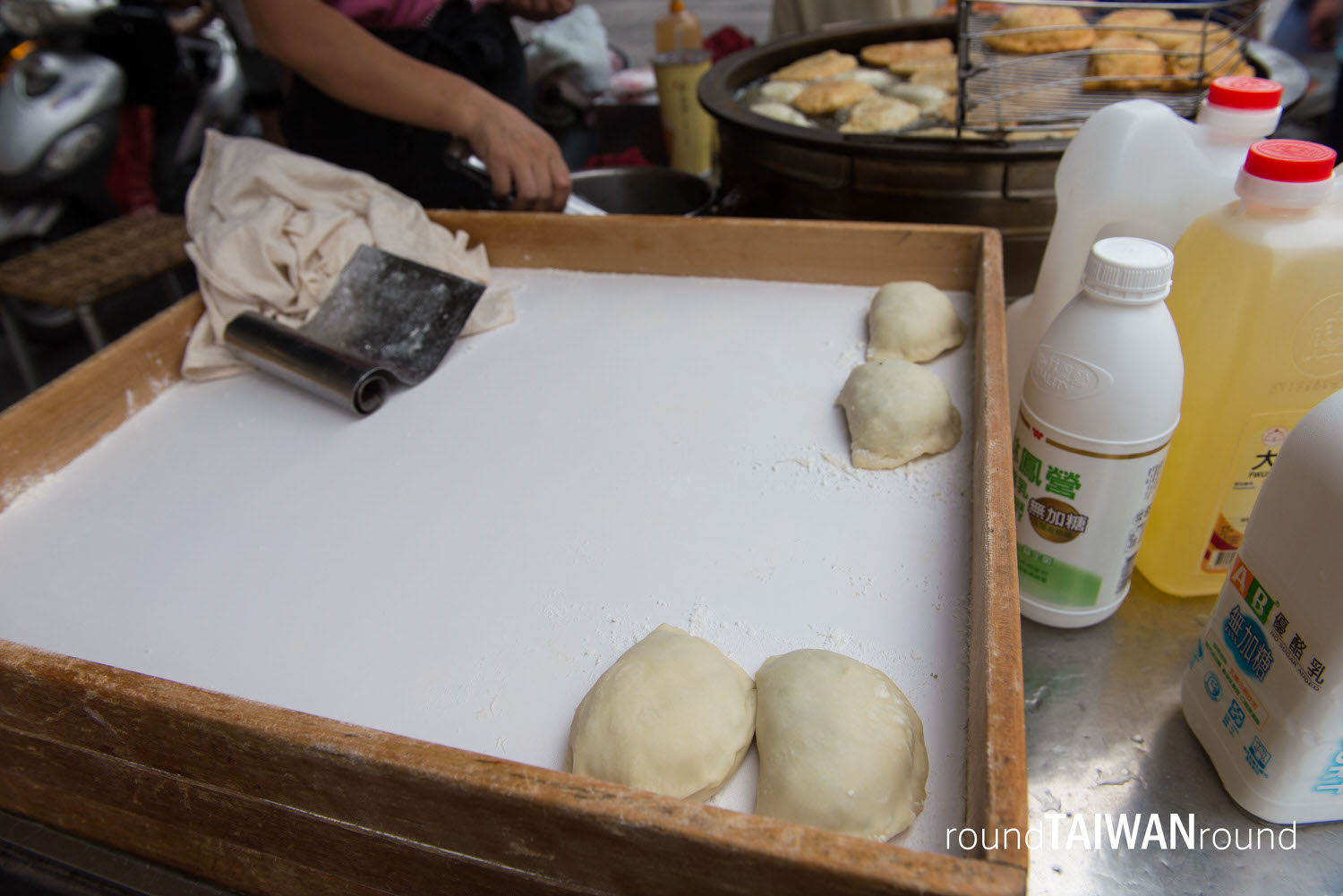 Huwei_Fried_Leek_Dumpling_________-003.jpg