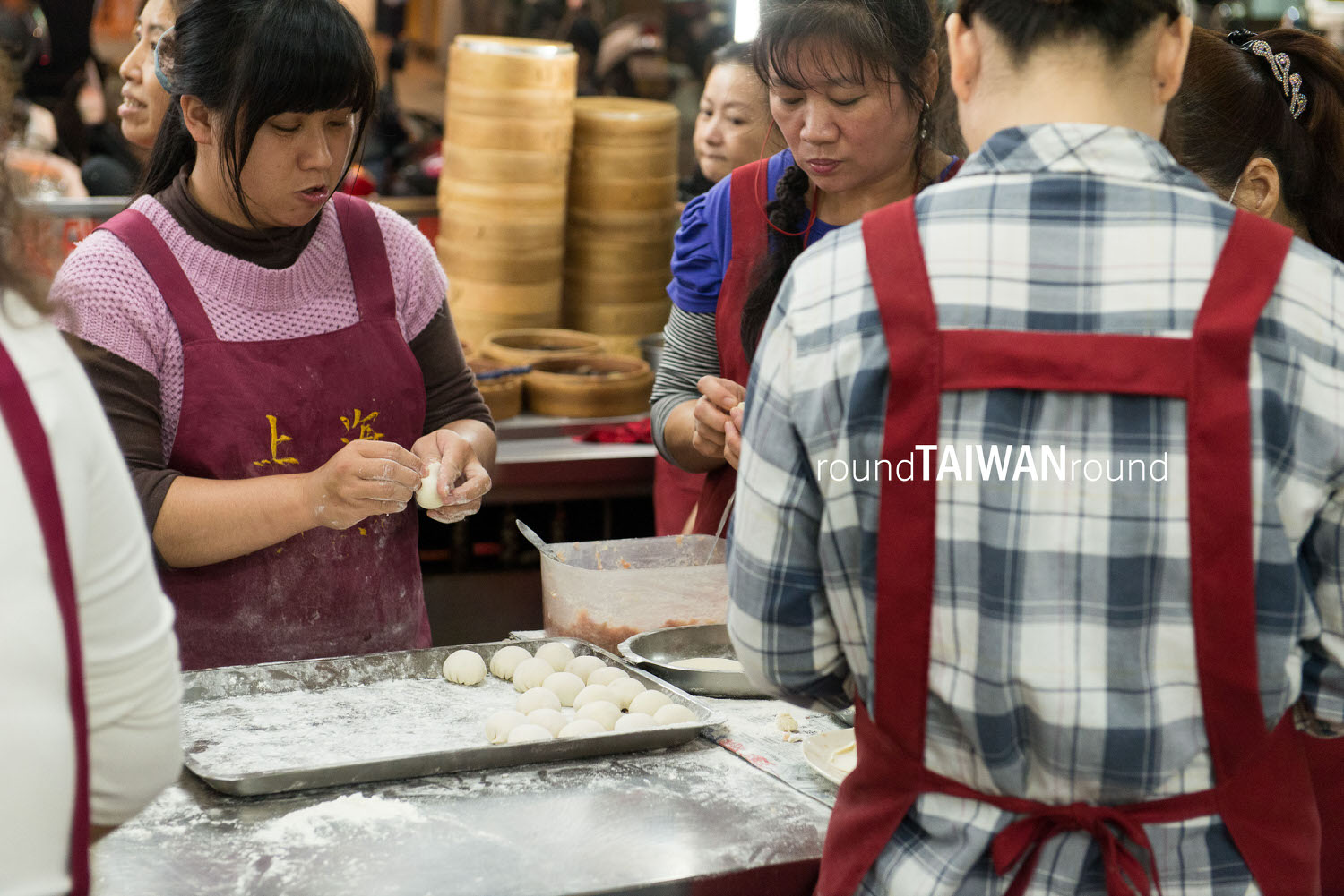Shanghainese_Steam-fried_Baozi_________-008.jpg