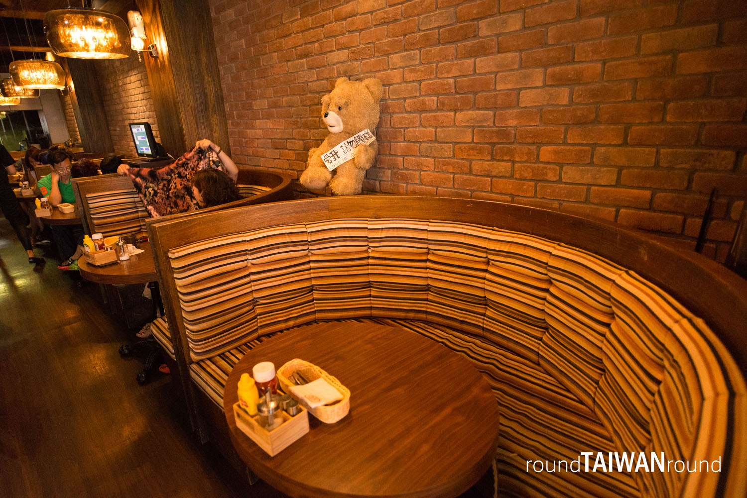 Eating_Time-002.jpg