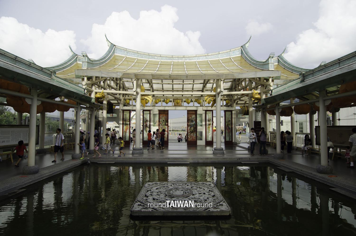Taiwan_Glass_Galley__________-001.jpg