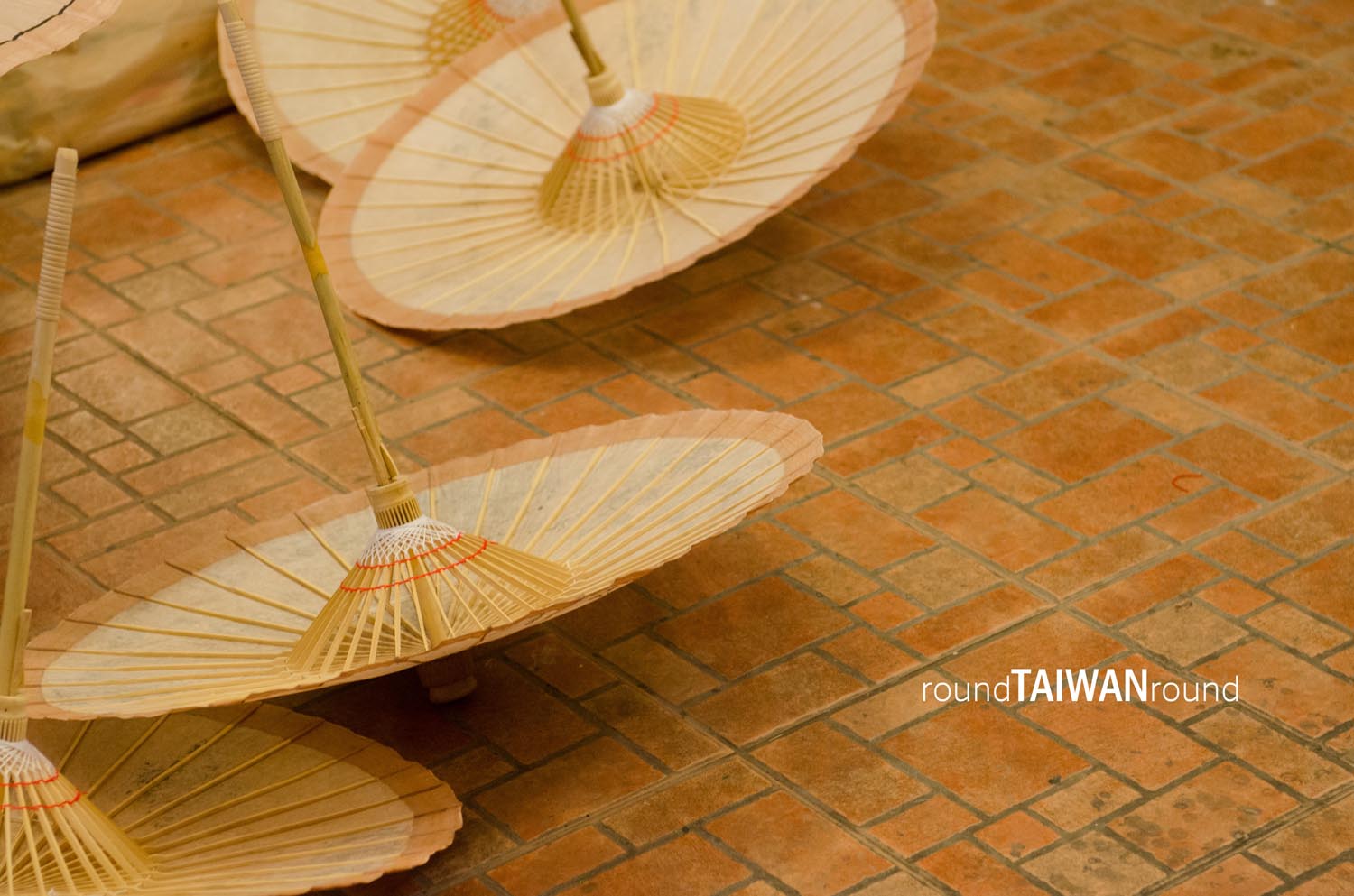 Meinung_Paper_Umbrella_Culture_Village_____________-001.jpg