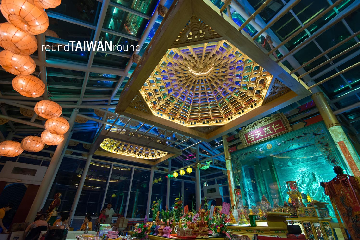 Taiwan_Glass_Galley___Glass_Temple______________-009.jpg