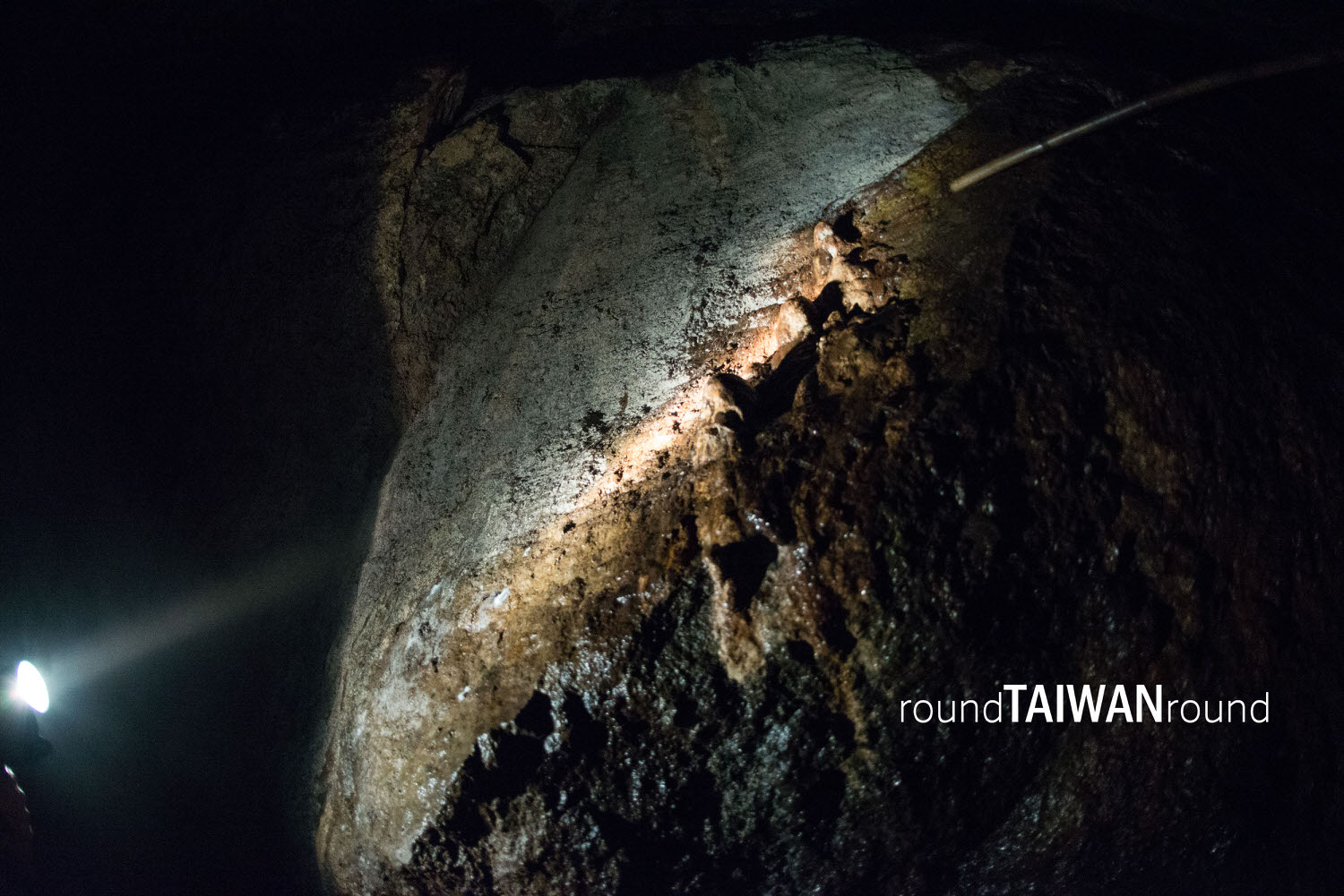 Moon_Cave_____-007.jpg