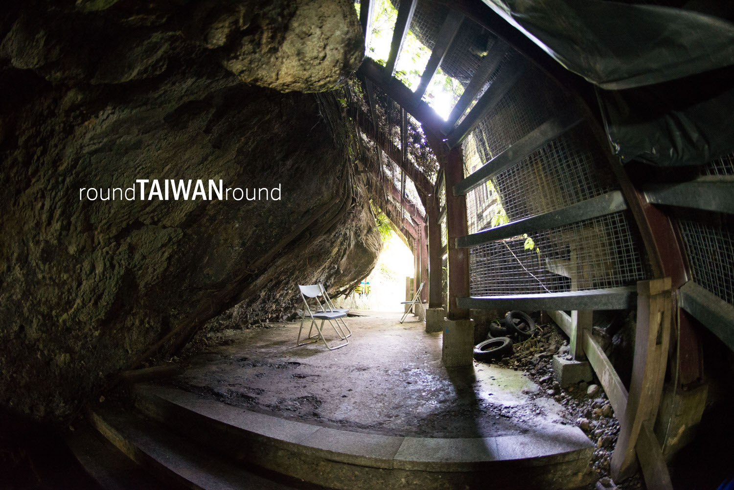 Moon_Cave_____-003.jpg