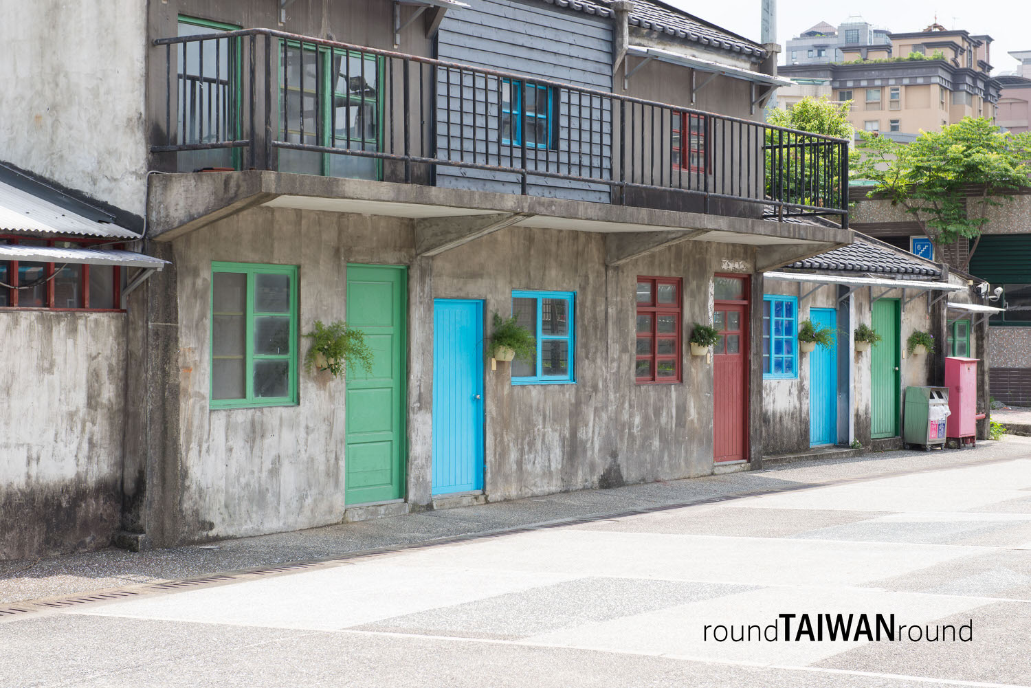 Four_Four_South_Village_______-001.jpg