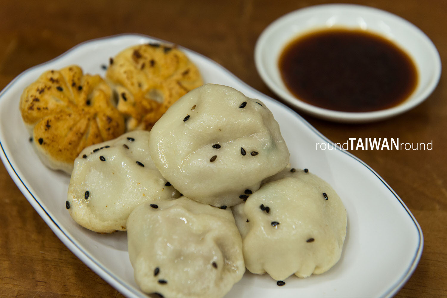 Shanghainese_Steam-fried_Baozi_________-010.jpg